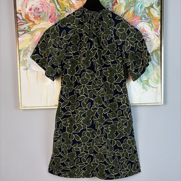 Banana Republic Green Floral Dress Size 2 Short Sleeve Smocked Neckline - Picture 7 of 8